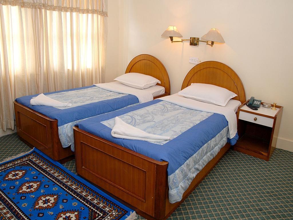 Hotel Blue Heaven Покхара Экстерьер фото