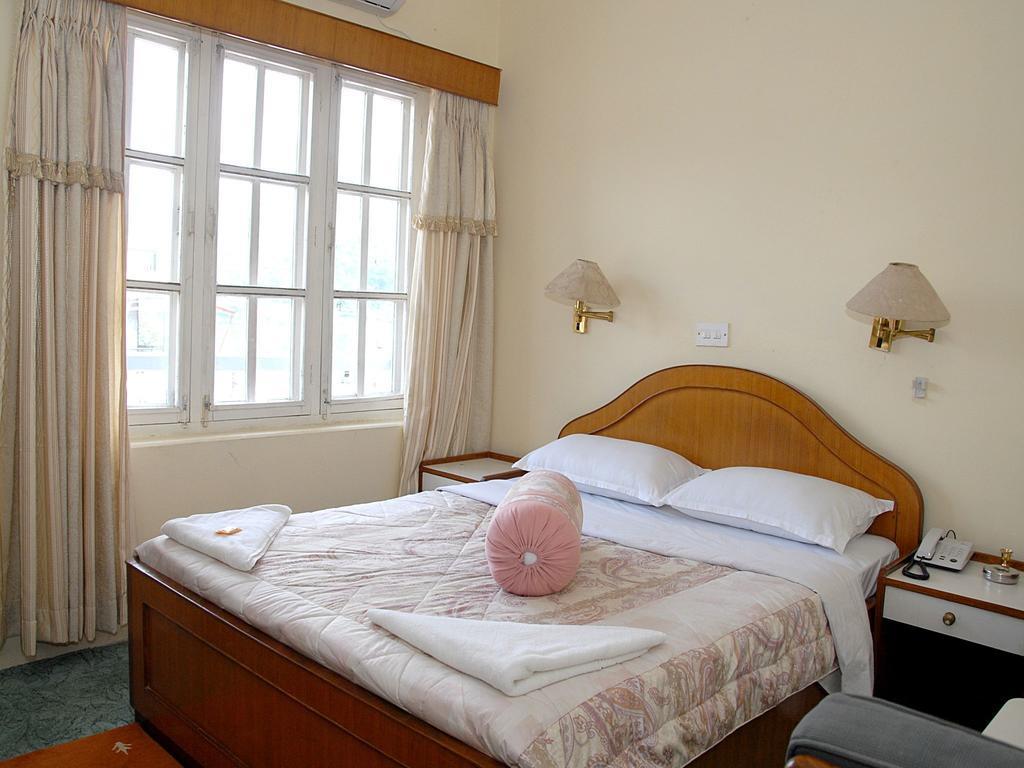 Hotel Blue Heaven Покхара Экстерьер фото